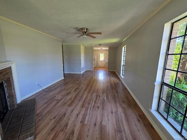 Foto del edificio - 5978 Carmel Dr