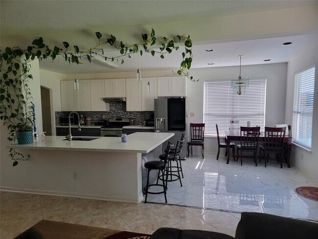 Foto del edificio - 15523 Seminole Canyon Dr