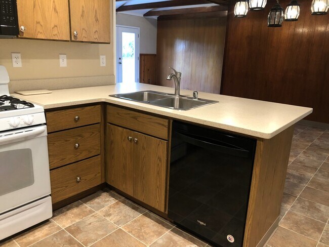 Foto del edificio - 1980 Sultana Dr