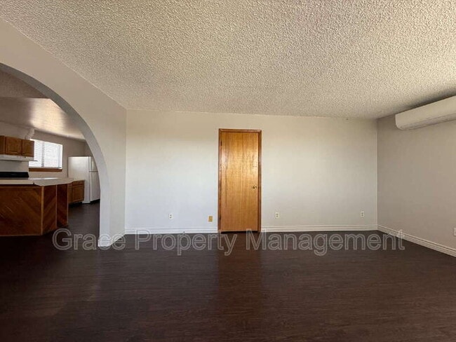 Foto del edificio - 1149 E 58th Ave