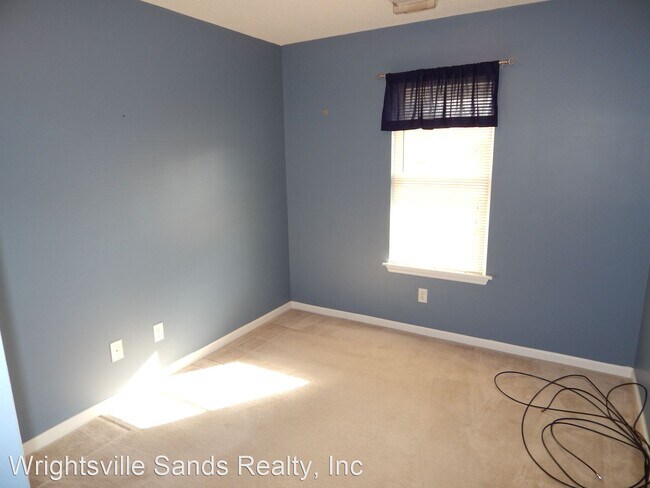 Building Photo - 3 br, 2 bath House - 713 Brewster Lane
