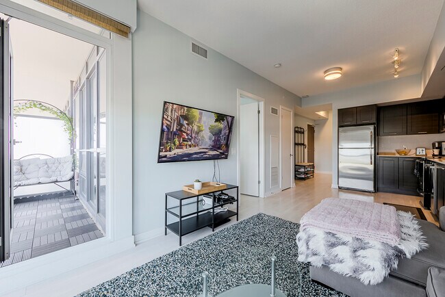 Building Photo - 2212-2212 Lake Shore Blvd W