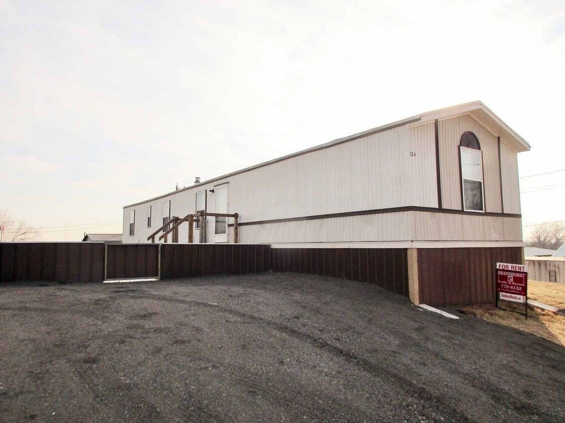 3 bedroom 2 bath in Hydro, OK 73048 - 3 bedroom 2 bath in Hydro, OK  73048