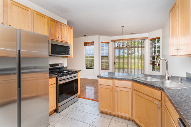 Foto del edificio - 593 Springbrook Trail N