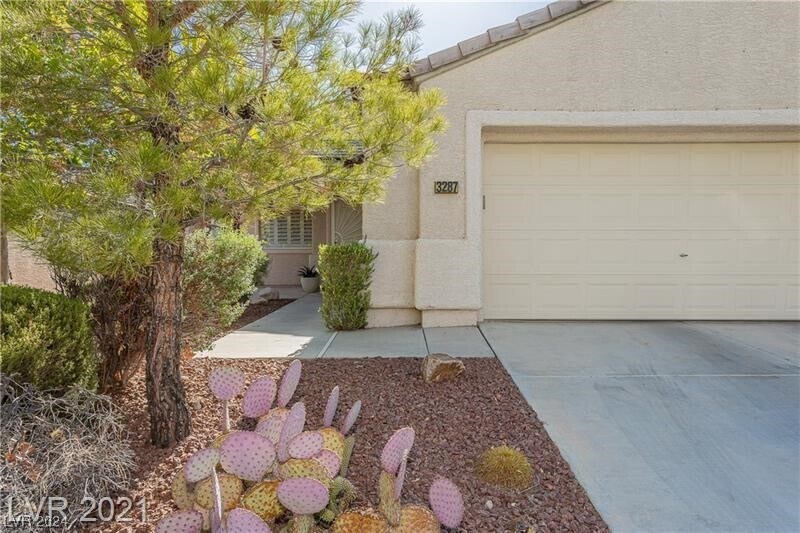Primary Photo - 3287 Dragoon Springs St