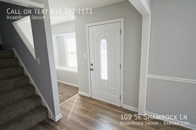 Building Photo - Gorgeous Single-Family Home in Blue Springs!