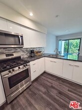 Building Photo - 2651 S Hobart Blvd