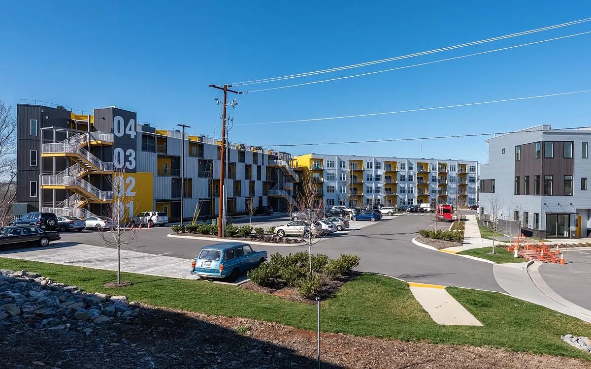 Complex - 400 Herron Dr (Nashville, TN)