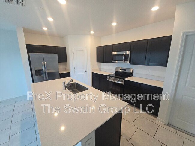 Foto del edificio - 633 Reggie Rd