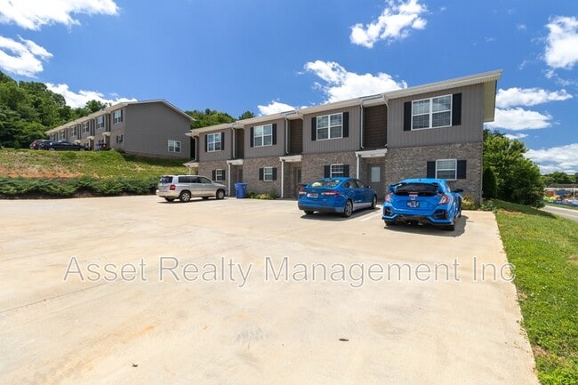Building Photo - 931 Warrior Hill Dr