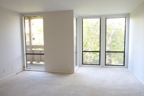 Foto del edificio - 1051 Beach Park Blvd