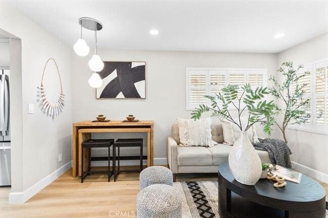Foto del edificio - 5466 Lewis Ave