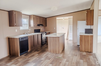 Building Photo - 565 Mustang Dr