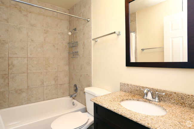 1BR, 1BA - 840SF - Bathroom - Brentwood Apartments