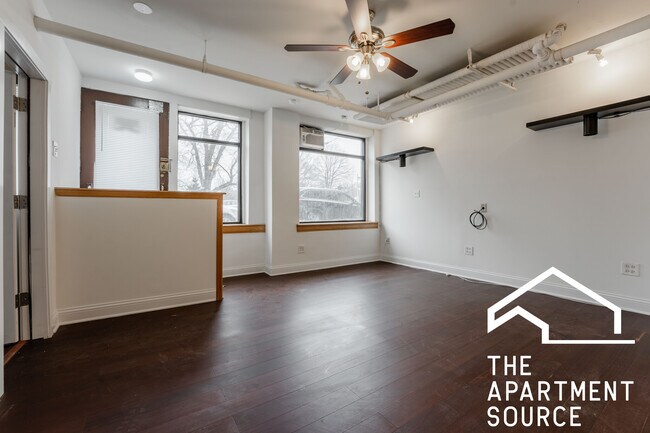Foto del edificio - 4440 N Western Ave