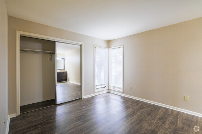 1BR, 1BA - 730SF - 21 Rock Apartments- All Utilities Paid-