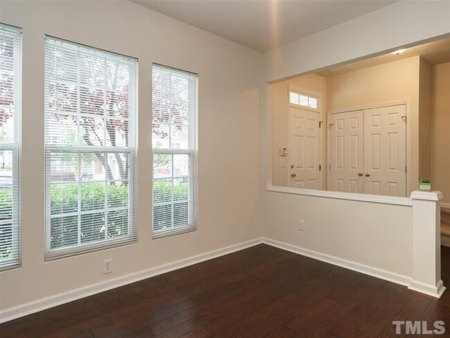 Building Photo - 3 Bedroom | 2.5 Bath Townhouse in Morrisville