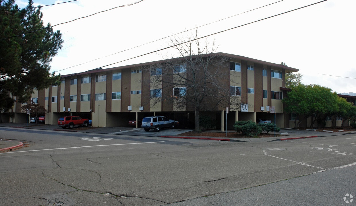 Building Photo - Bridge View Apartments