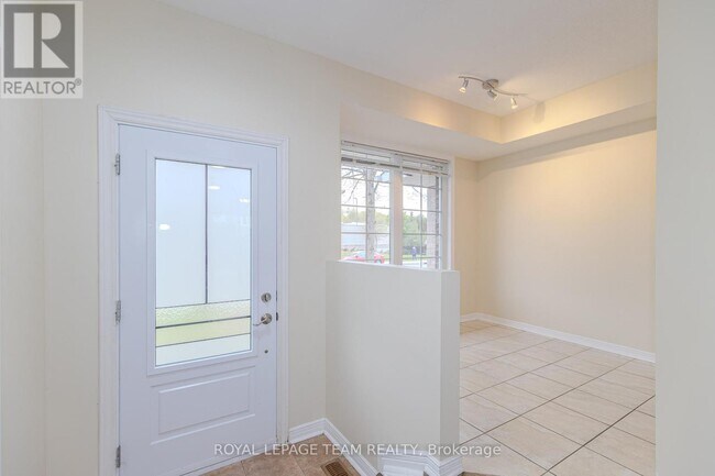 Building Photo - 263 Cresthaven Dr