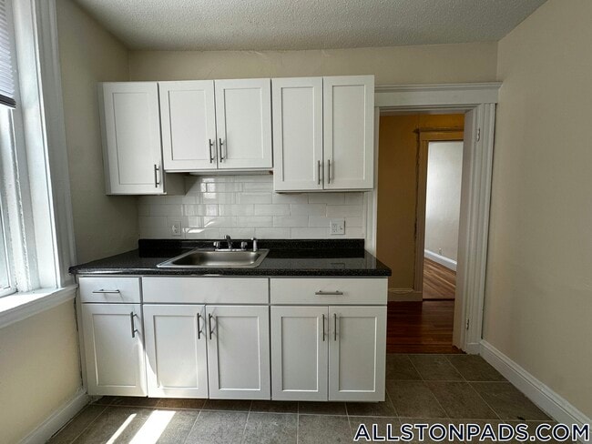 Building Photo - 5 Barrows St