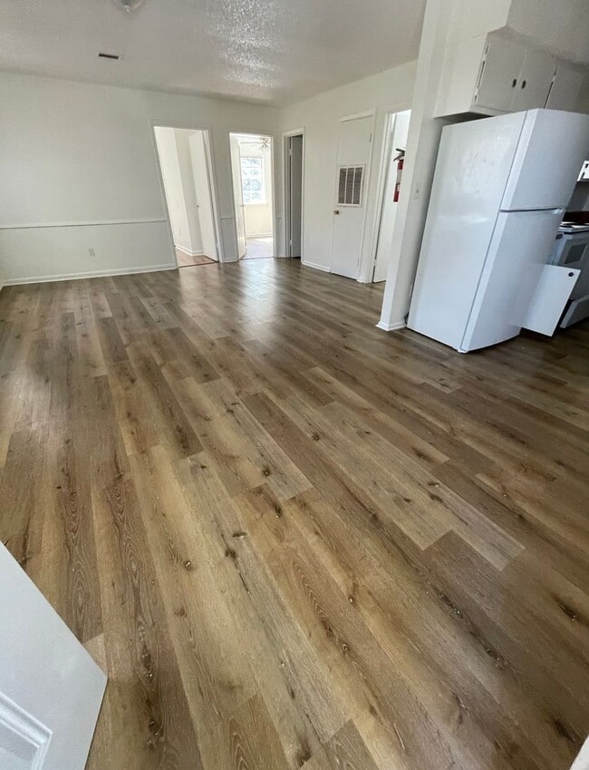 Interior Photo - Landfair Apartments