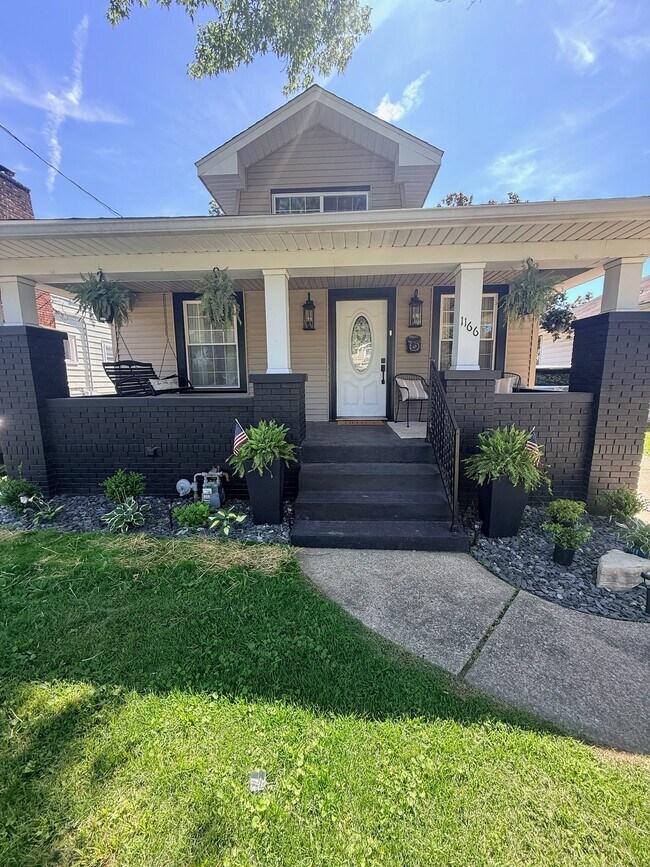 Building Photo - 1166 Vann Ave