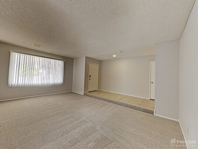 Building Photo - 2934 W Acoma Drive Phoenix AZ