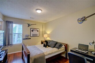 Building Photo - 174 E Spindle Tree Cir