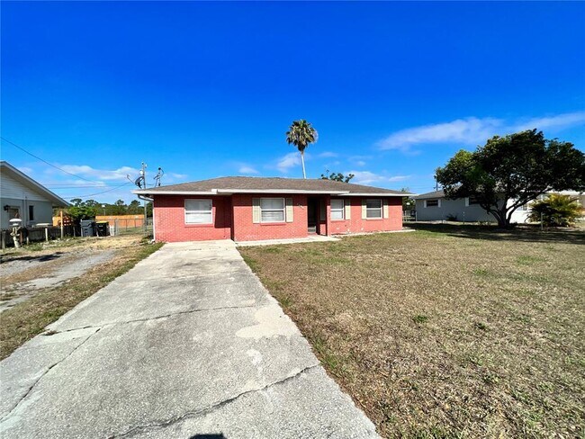 Building Photo - 4890 Wales St