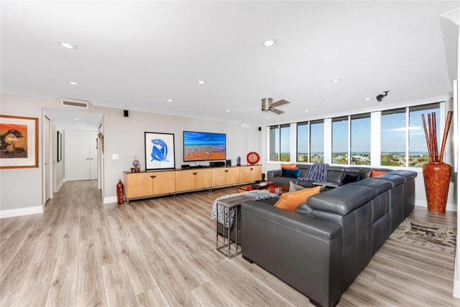 Foto del edificio - 736 Island Way