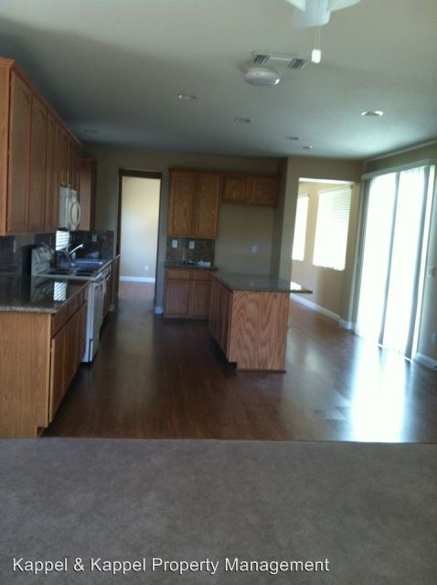 Building Photo - 1689 McGuire Cir