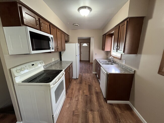 Building Photo - 4018 Redick Ave