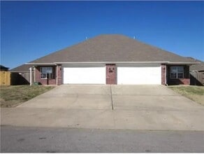 Building Photo - 1566 Tolleson Loop