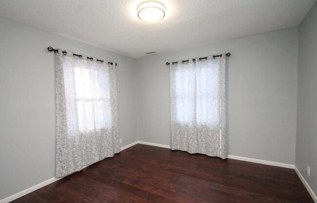 Foto del edificio - 4219 Oak Drive Ln