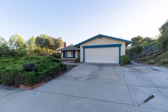 Building Photo - 14532 Poway Mesa Dr