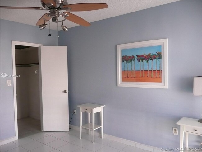 Foto del edificio - 17560 Atlantic Blvd