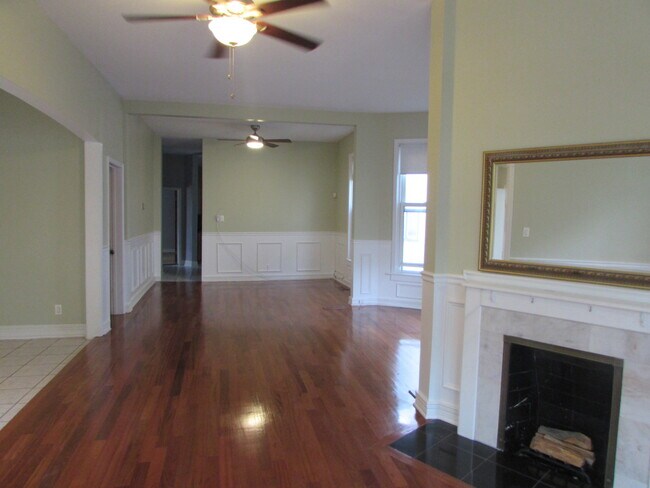 Foto del edificio - 2650 W Logan Blvd