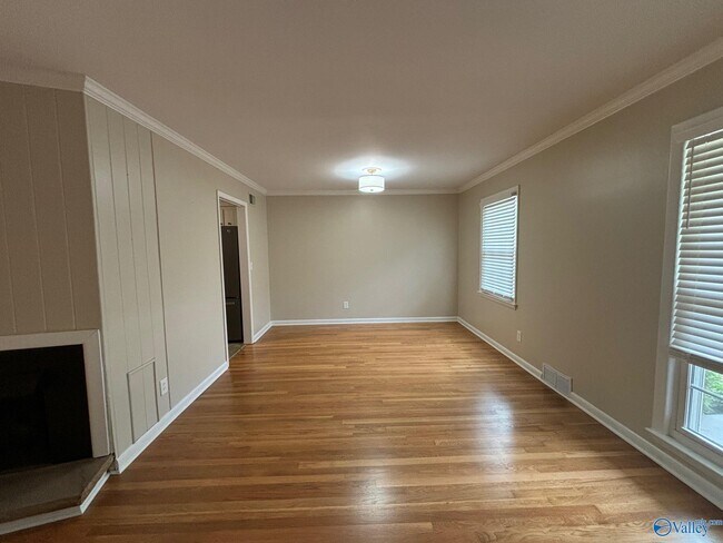 Building Photo - 517 Bellingrath Dr SW