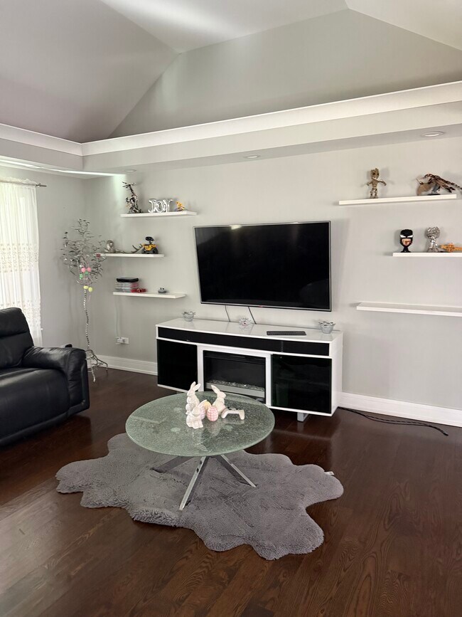 Foto del edificio - 4N150 Hawthorne Ave