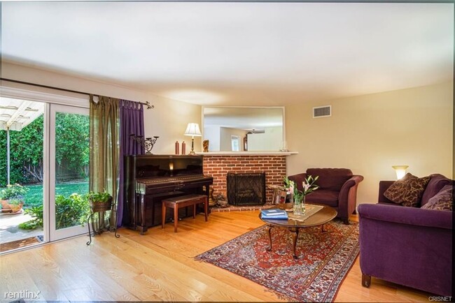 4 br, 2.5 bath House - 6706 Capistrano Ave photo'