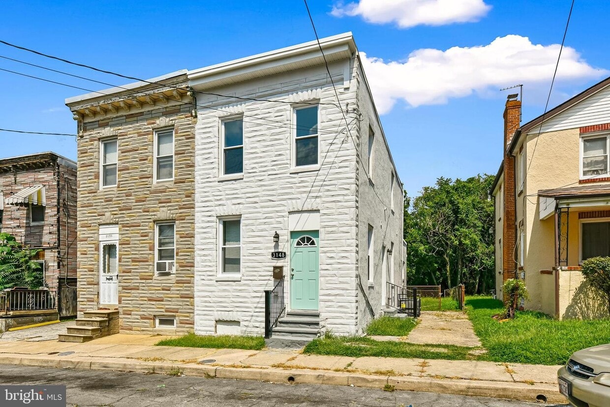 Primary Photo - 3148 Leeds St