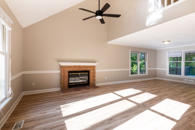 Building Photo - 5500 Fortunes Ridge Dr