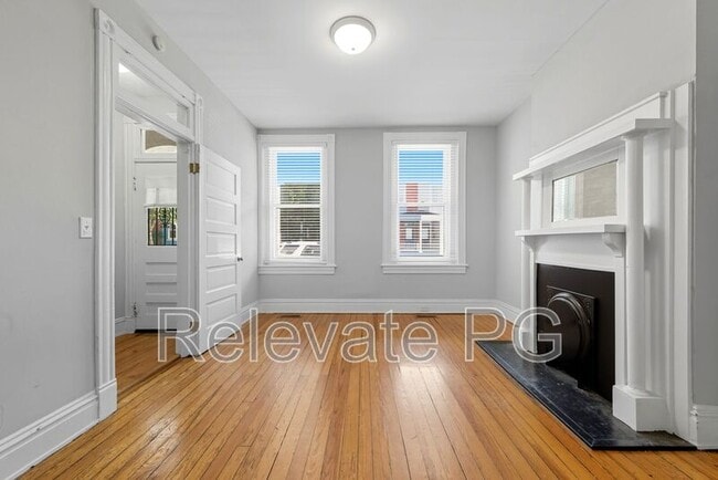 Building Photo - 24 S Davis Ave