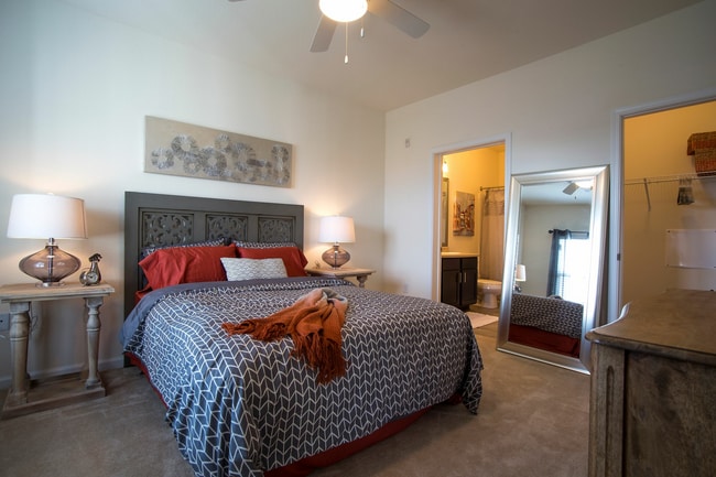 Building Photo - Town Center at Lake Carolina