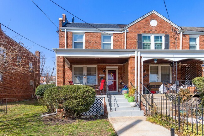 Building Photo - 1647 FORT DAVIS PL SE
