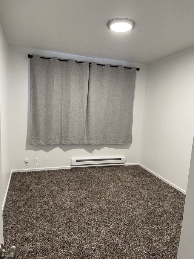 Building Photo - 3 br, 1 bath Duplex - 328 South Wasson Street