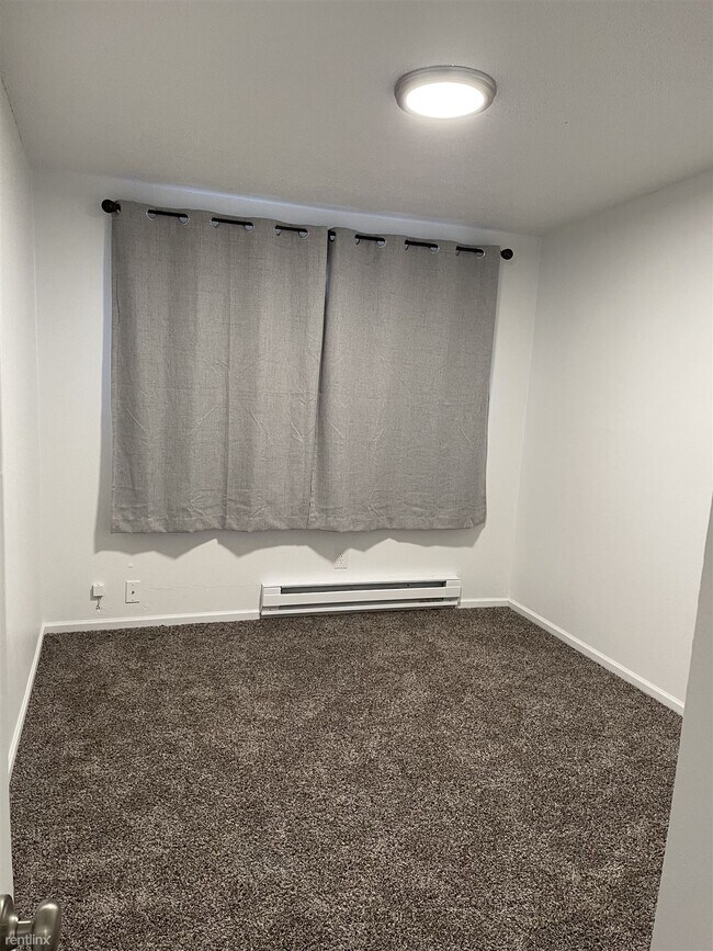 Foto del edificio - 3 br, 1 bath Duplex - 328 South Wasson Street