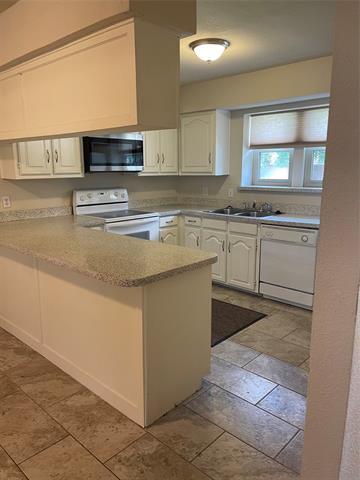 Building Photo - 2506 Oak Leaf Dr
