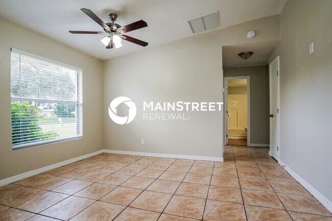Building Photo - 3 Bedroom Pet-Friendly Home in Fort Myers,...