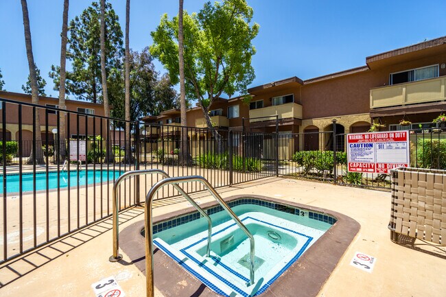 Estancia Apartments Escondido, CA